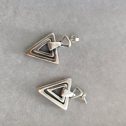 Silver 925 earrings with triangles like new