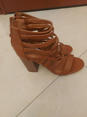 Sandals like new, high platform, size 39, brown