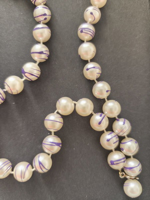 Necklace with pearls and purple design new