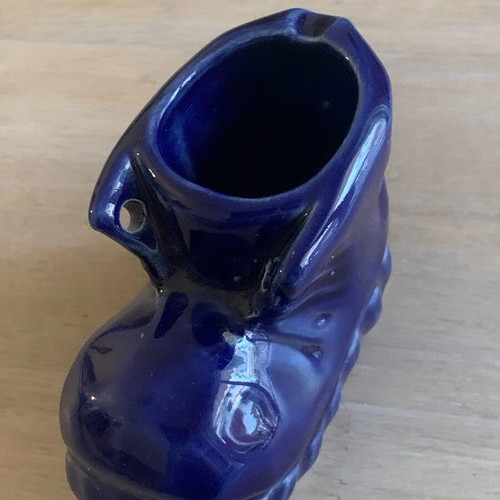 Porcelain ashtray in shoe shape new