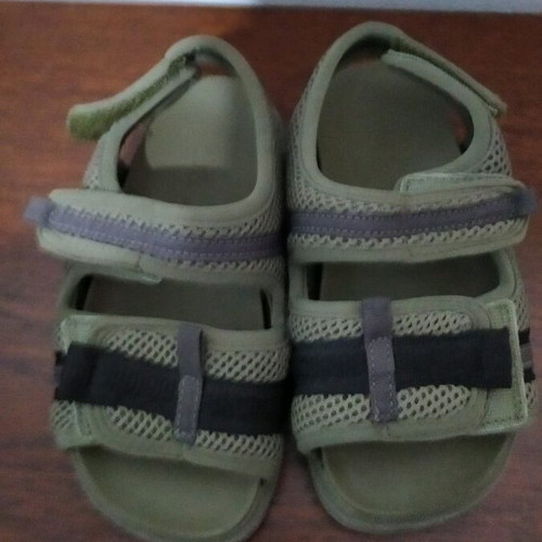 Children's athletic shoes like new, sizes 22, 24, 25