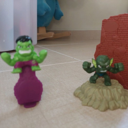 Marvel Stunt Squad figures like new, pack of 4 pieces