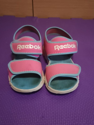 Πέδιλα Reebok νούμερο 31,5 σαν καινούργια, ροζ, πολύ άνετα