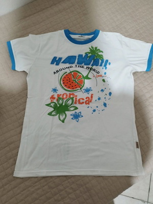 T-shirt with front and back print like new, white and multicolor