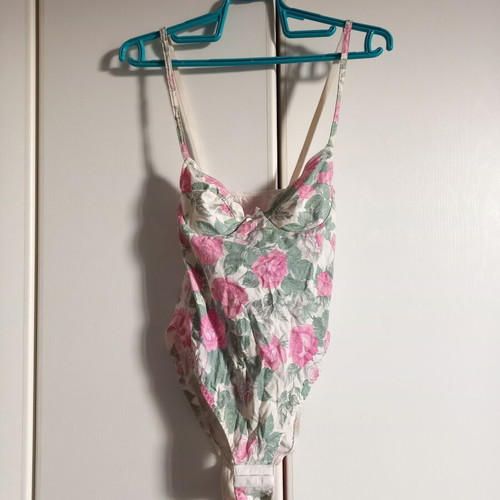 One-piece bodysuit new with roses, size S