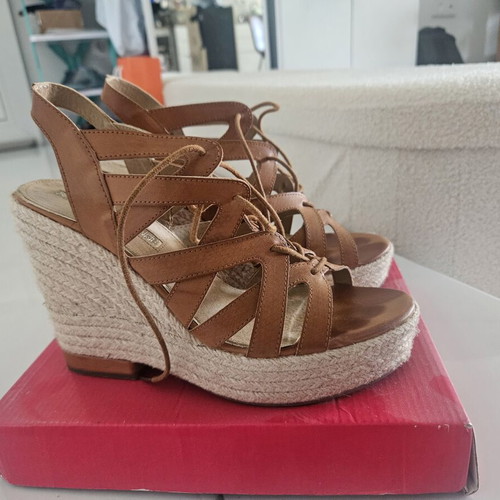 Maria Mare tan platform sandals size 41 like new