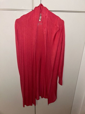 Cardigan like new, very comfortable, sizes M and L