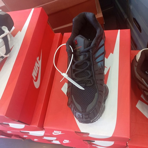 Nike Shox Limited Edition new, lightweight, color-changing sneakers