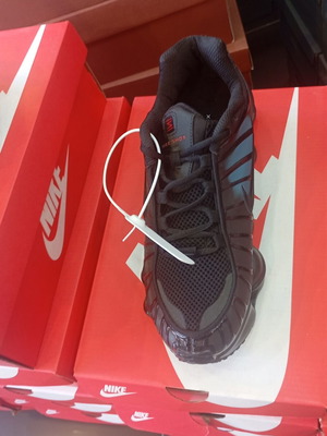 Nike Shox Limited Edition new, lightweight, color-changing sneakers