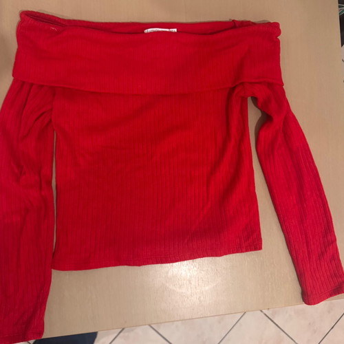 Stradivarious off-shoulder sweater red like new