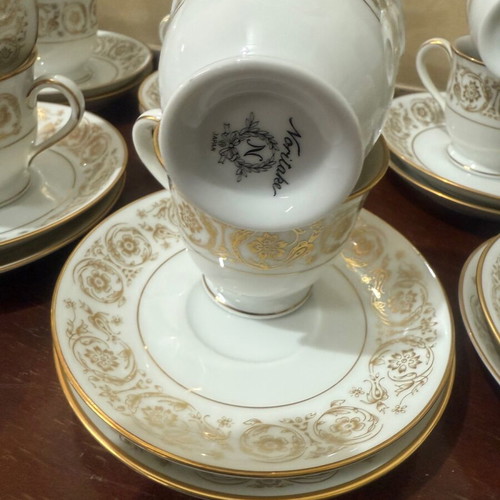 Noritake cups like new, set of 14 with saucers