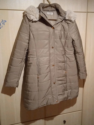 Μπουφάν XL σαν καινούργιο, σκούρο μπεζ με αποσπώμενη κουκούλα και γουνάκι