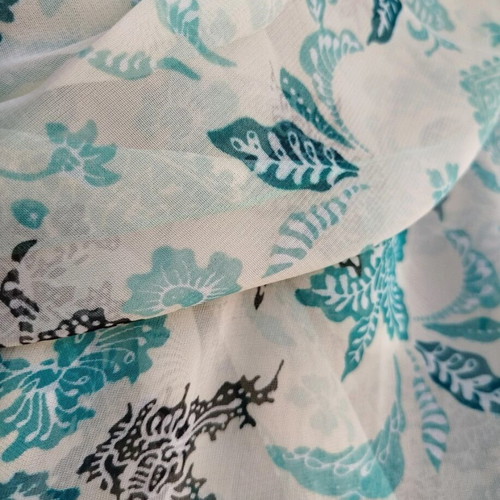 Sarong scarf like new with batik technique, floral patterns and fringes