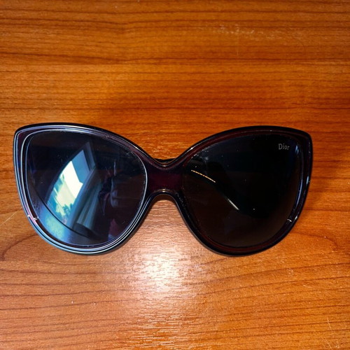 Dior sunglasses like new