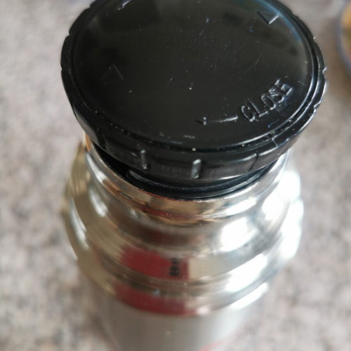 Stainless Steel Thermos 1 Liter used with screw cap and cup lid