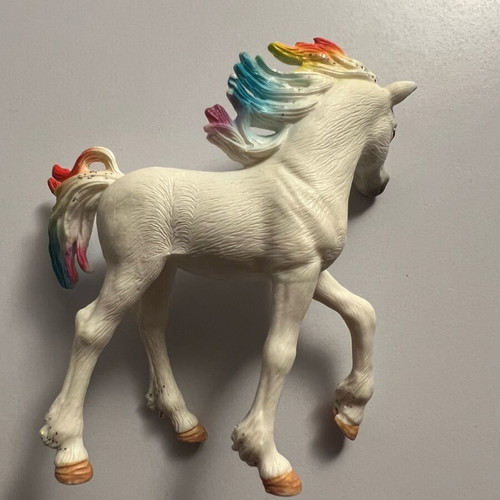 Unicorn figurine like new