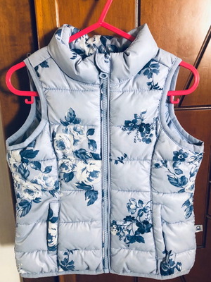 Benetton sleeveless jacket new for 2 years old