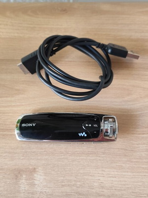 Sony Walkman NW-S703F digital music player like new, 2GB capacity