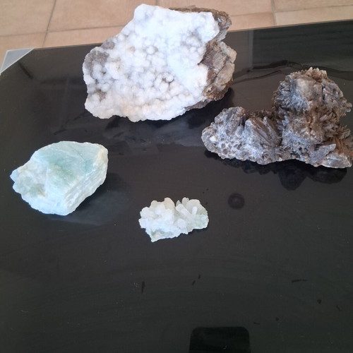 Mineral stones used, blue and siderite quartz