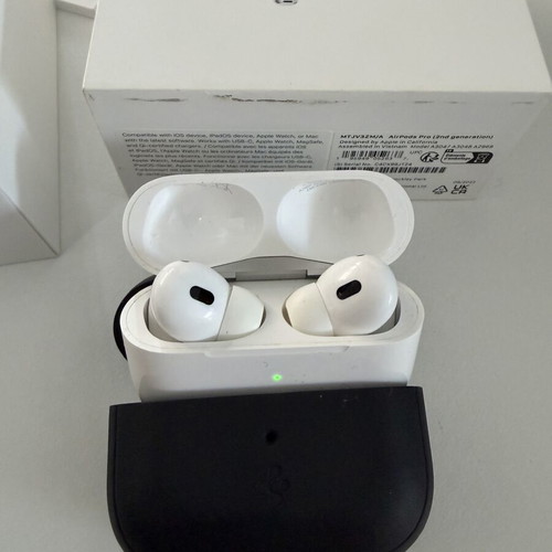 Apple AirPods Pro 2 like new with Spigen silicone case