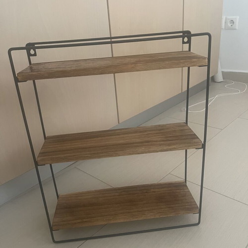 Hanging spice rack with hooks