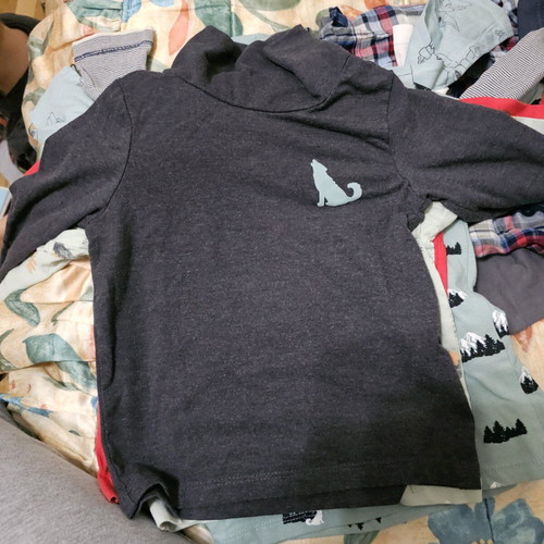 Baby T-shirts 12-18 months like new condition