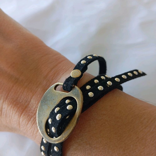Rock bracelet with black cord and studs adjustable