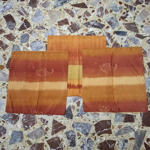 Decorative pillowcases with orange motifs, set of 3