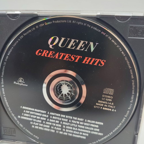 Queen Greatest Hits CD like new, 1994 remaster rock