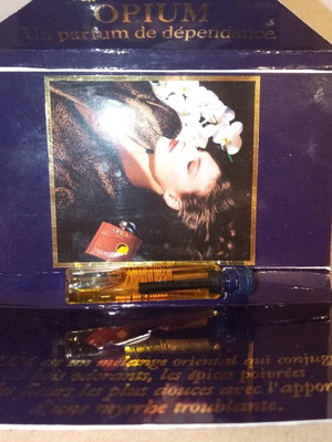 Μινιατούρα Opium Yves Saint Laurent Eau de toilette 1,5 ml σαν καινούργια