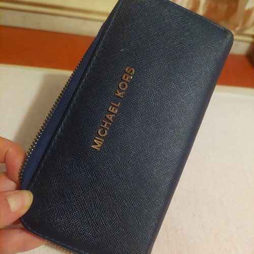 Michael Kors unisex wallet like new, black