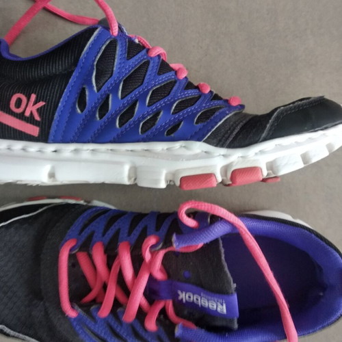 Reebok athletic shoes used, size 36, black and pink