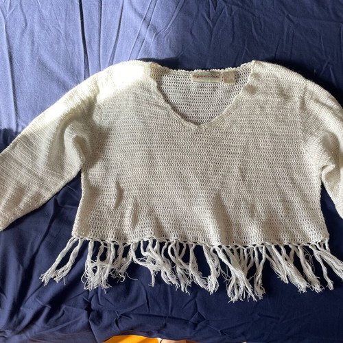 Knitted fringe crop top white size M like new