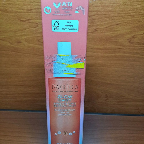 Glow Baby Brightening Setting Mist Pacifica new with SPF 45