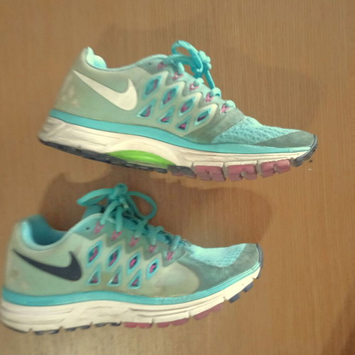 Nike athletic shoes used size 37.5 green unisex