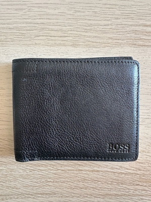 Hugo Boss men's leather wallet black like new