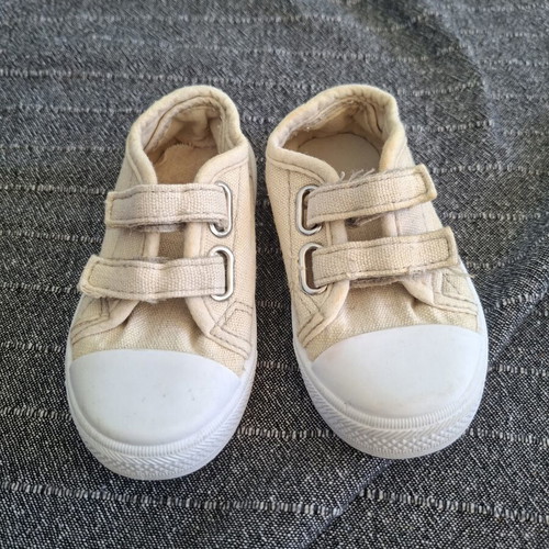 Baby shoes size 22 Saxo Blues like new with minor scratches