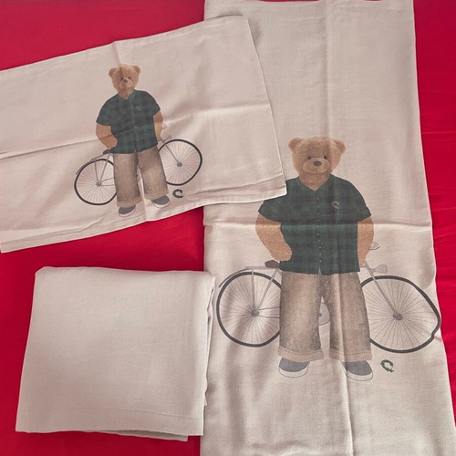 Baby crib sheet set with pillowcase like new