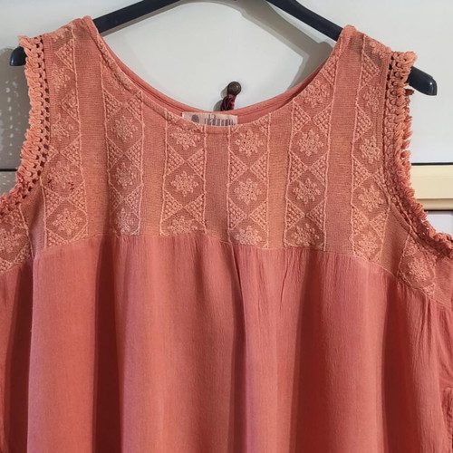 Top boho style coral with side openings S-M like new