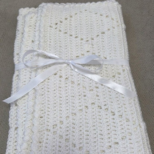 Baby blanket new, hand-knitted