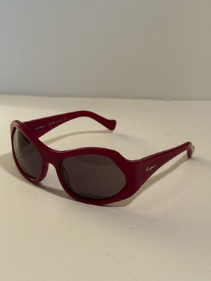 Salvatore Ferragamo sunglasses new in burgundy color