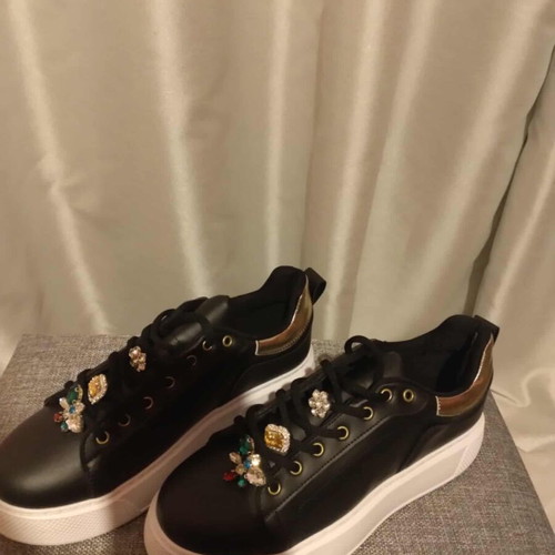 Zara athletic shoes new with decorative stones, size 40, black and white