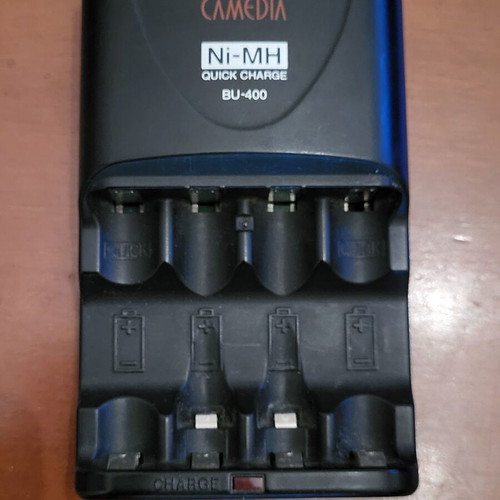 Olympus Camedia BU-400 Ni-MH charger like new for AA and AAA batteries