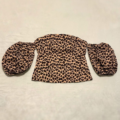 Never Fully Dressed leopard top like new, size S