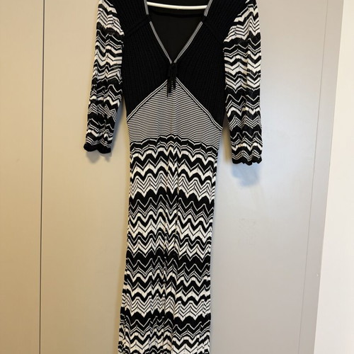 Esprit Collection knitted midi dress size L like new, black and white zigzag