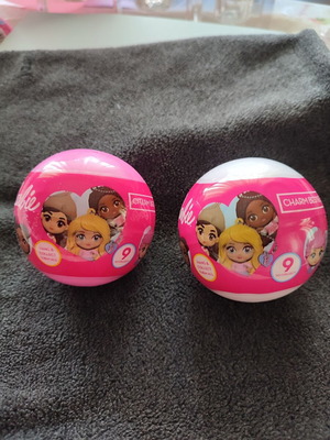 Barbie Charm Besties closed ball new with figure keychains