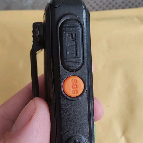 Baofeng BF-T1 UHF transceiver like new with FM radio and USB charger