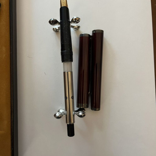 DuPont lacquer pen Chinese with 18kt gold nib used