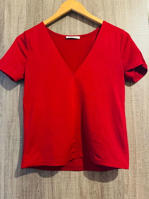 Zara T Shirt red size S used
