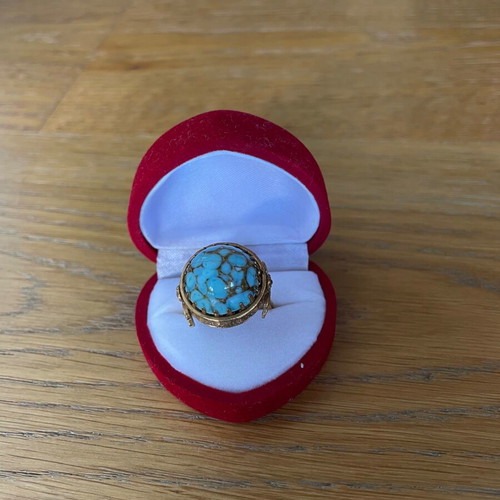 Ring with blue stone like new, turquoise and gold color